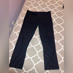 Lululemon Petal Camo Embossed Black Run Inspire Crop 21” 6